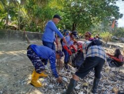 Bersih Pantai “Jabar Raksa Sagara” Tahun 2025, Wujud Nyata Kolaborasi Positif Lanal Bandung dan DKP Provinsi Jawa Barat
