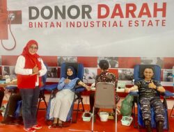 Lanal Bintan dan Ketua Cabang 5 Kodaeral IV Wujudkan Kepedulian Sosial Lewat Aksi Donor Darah