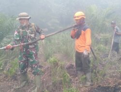 Penuh Keberanian dan Dedikasi Menembus Panas Kobaran Api, Prjaurit TNI AL Berhasil Selamatkan Hutan dan Lahan di Riau