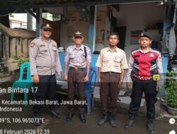 Patroli Jalan Kaki Polsek Bekasi Barat Memberikan Rasa Aman Masyarakat