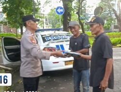 Polsek Bekasi Barat dan Anggota DPRD Kota Bekasi Berbagi Takjil Berkah Ramadhan