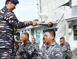 Danlanal Sibolga Kukuhkan Kenaikan Pangkat 18 Personel Lanal Sibolga